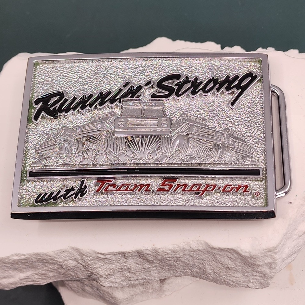 Snap-on Runnin Strong Team Snap-on Belt Buckle Silver Truck SSX-1176 USA